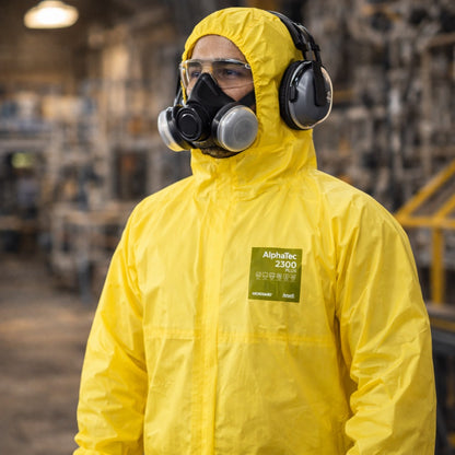 Macacão de Segurança Produtos Químicos Polietileno Amarelo Ansell AlphaTec 2300 PLUS Modelo 132 C.A 39705