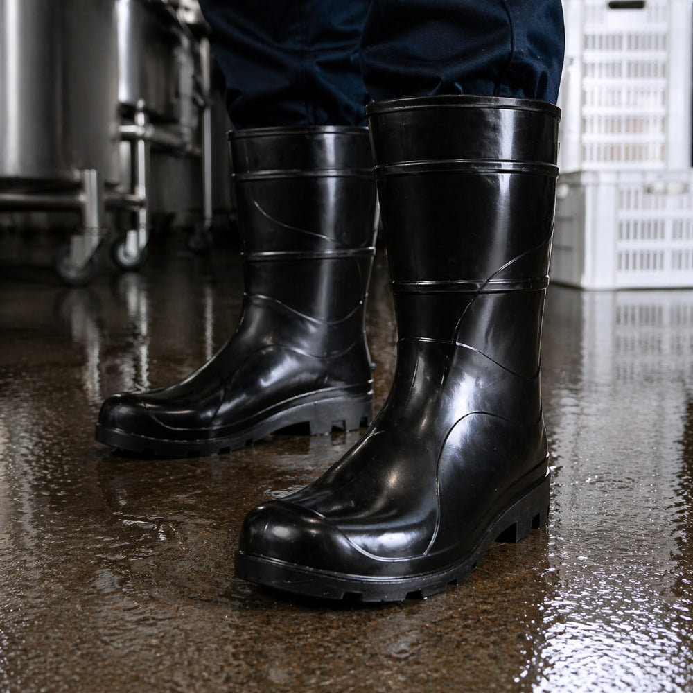 Bota de PVC Cano Médio 28,5cm Preta Com Forro Solado Antiderrapante Cartom 204 C.A 32169