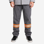 Calça NR10 Eletricista Risco II ATPV 9,6 Cinza 100% Algodão Anti-chama Com Faixas Refletivas Laranjas Maicol C.A 44109