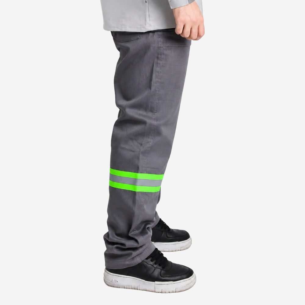 Calça NR10 Eletricista Risco II ATPV 9,6 Cinza 100% Algodão Anti-chama Com Faixas Refletivas Verdes Maicol C.A 38765