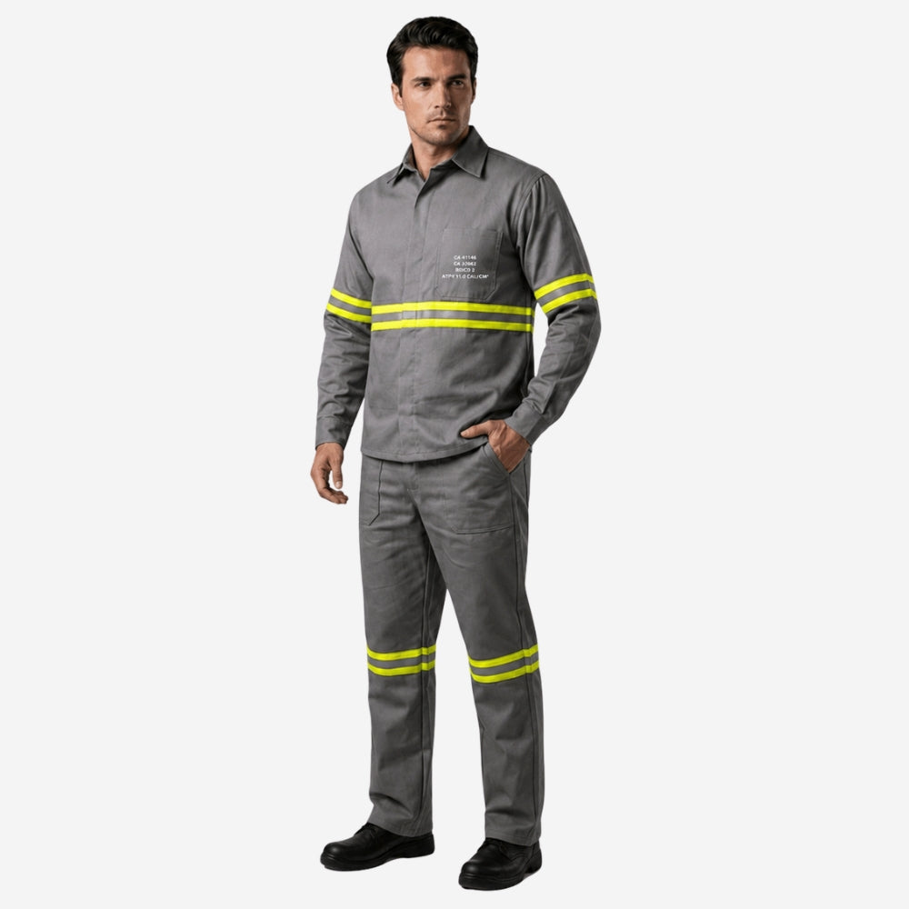 Conjunto Calça e Camisa NR10 Risco II ATPV 12,0 Manga Longa Cinza 100% Algodão Com Faixas Refletivas Amarelas Anti-chama Eqpro C.A 41146/41147