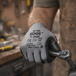 Luva de Proteção Multiuso Abrasao Óleo Tricotada Banho Nitrílico Cinza e Preta Ansell EDGE 48-128 C.A 38312