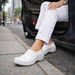 Mocassim Feminino de EVA Impermeável Branco Uso Profissional Antimicrobiano Solado Antiderrapante Sticky Shoes Woman SOC-W-BCA C.A 41532