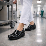 Mocassim Feminino de EVA Impermeável Preto Uso Profissional Antimicrobiano Solado Antiderrapante Sticky Shoes Woman SOC-W-PTA C.A 41532
