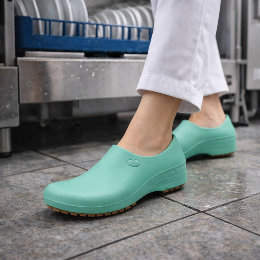 Sapato de EVA Feminino Verde Claro Uso Profissional Antimicrobiano Solado Antiderrapante Sticky Shoes Woman SSW-VDHOS C.A 39848