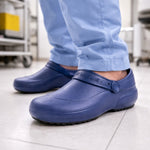 Sapato de EVA Tipo Crocs Azul Marinho Uso Profissional Antimicrobiano Solado Antiderrapante Soft Works BB60 C.A 27921