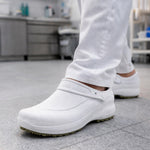 Sapato de EVA Tipo Crocs Branco Uso Profissional Antimicrobiano Solado Antiderrapante Soft Works BB60 C.A 27921