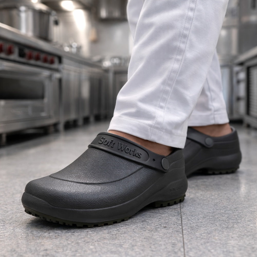 Sapato de EVA Tipo Crocs Preto Uso Profissional Antimicrobiano Solado Antiderrapante Soft Works BB60 C.A 27921