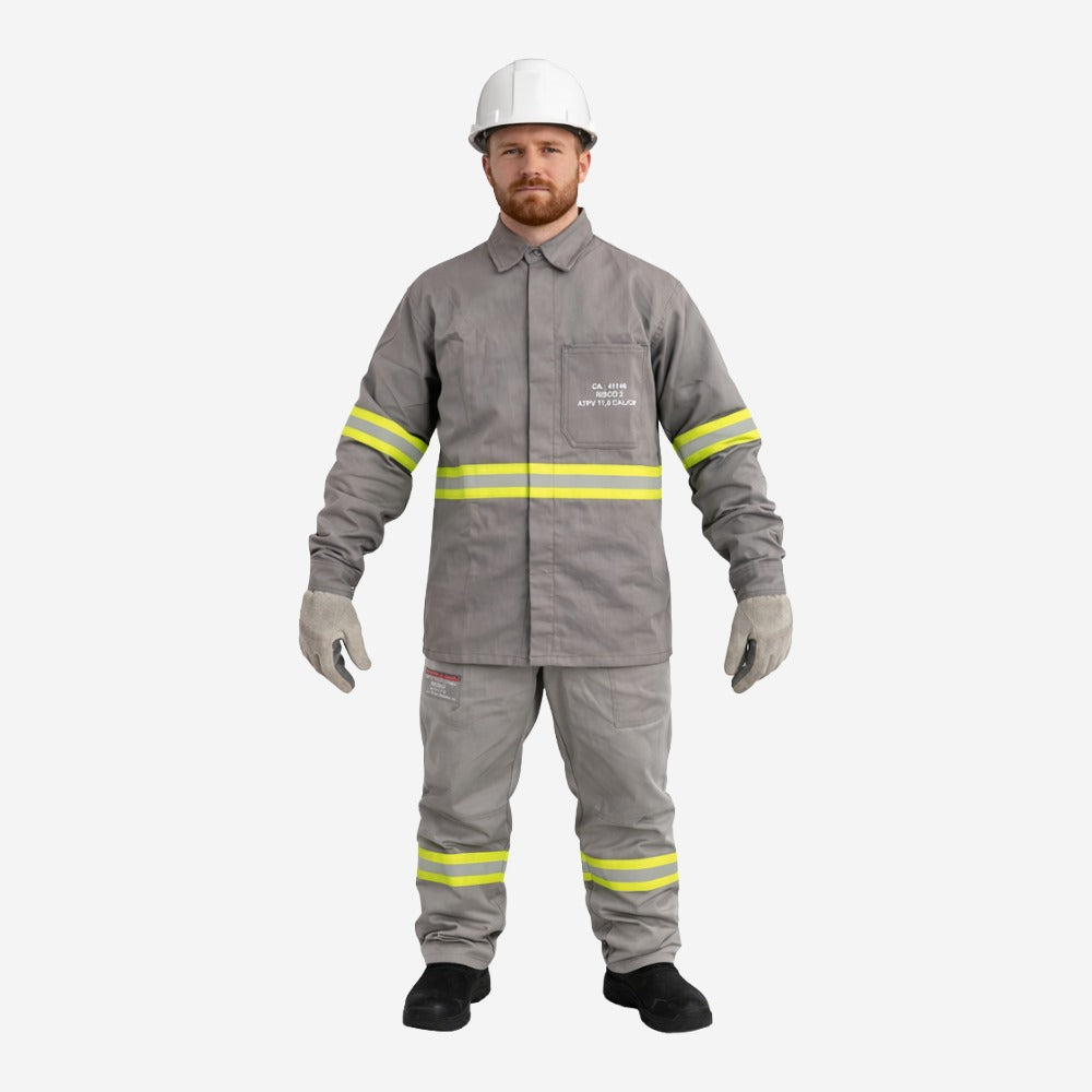 Uniforme Com Calça e Camisa 100% Algodão Manga Longa Com Faixas Refletivas Verdes Para Eletricista Com Tecido Anti Chamas NR 10 EQPRO C.A 41146 e 41147